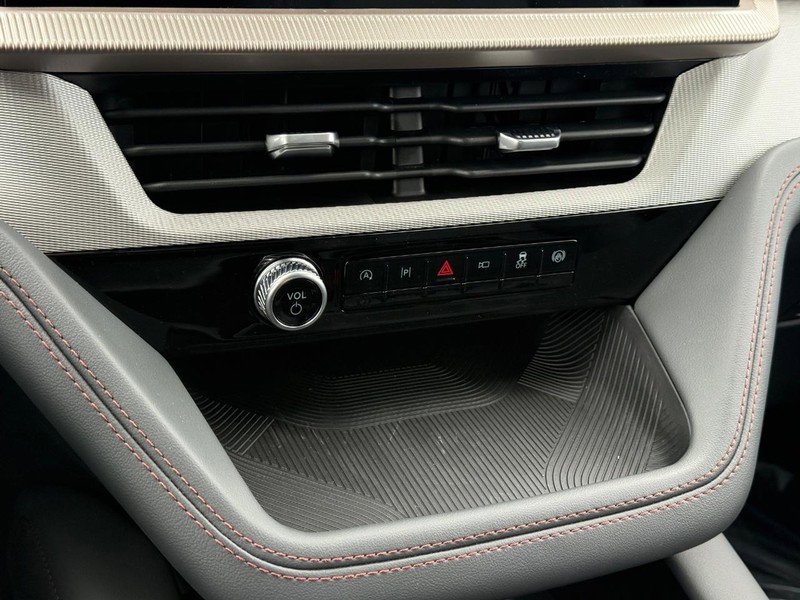 New 2026 Ford Explorer Active w/ Active Comfort Package image 18