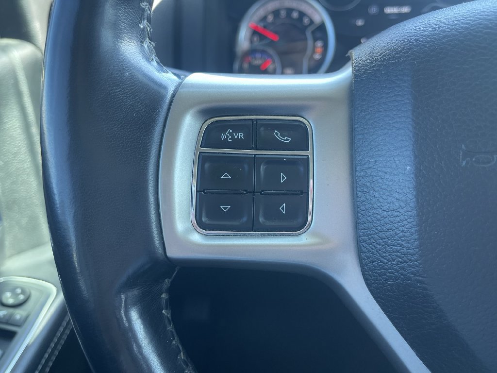 Used 2018 RAM 1500 Laramie w/ Convenience Group AWD/4WD image 18