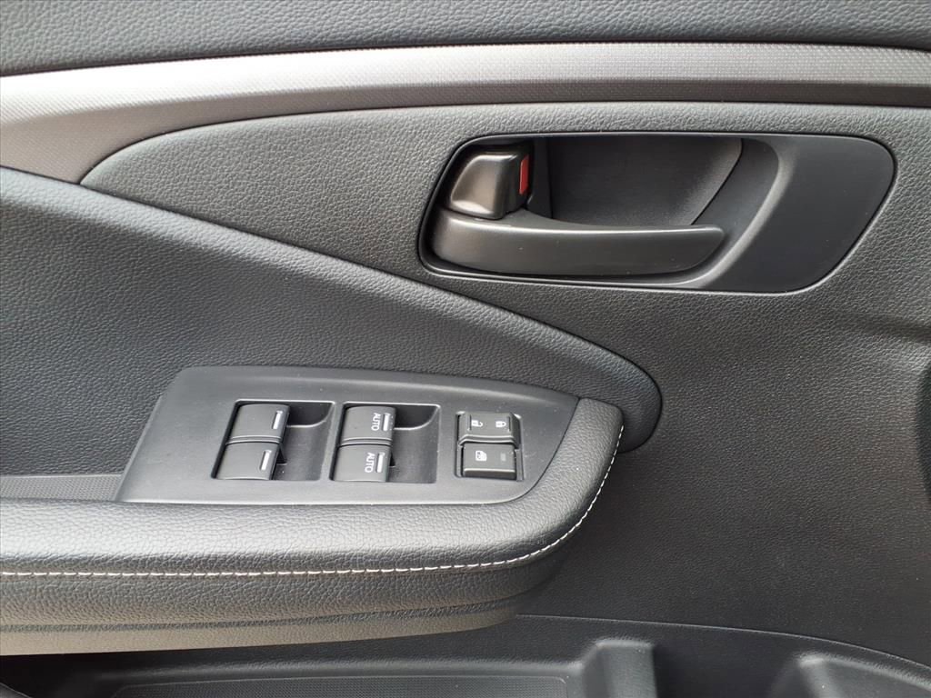 Used 2025 Honda Ridgeline Sport image 32