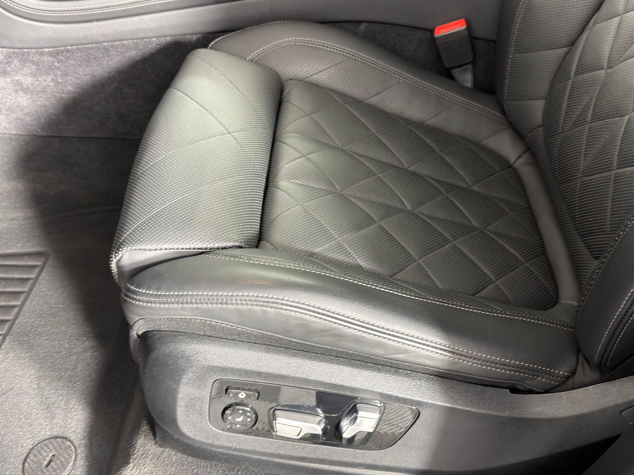 Used 2025 BMW X7 xDrive40i image 11