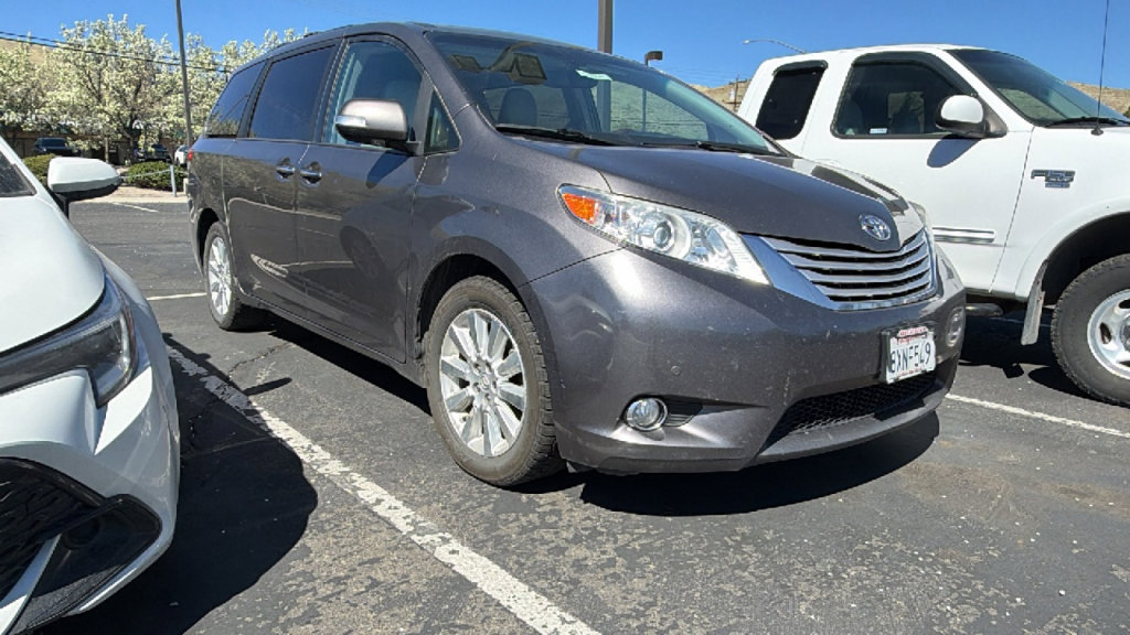 Used 2014 Toyota Sienna Limited w/ Limited Premium Package AWD/4WD image 1