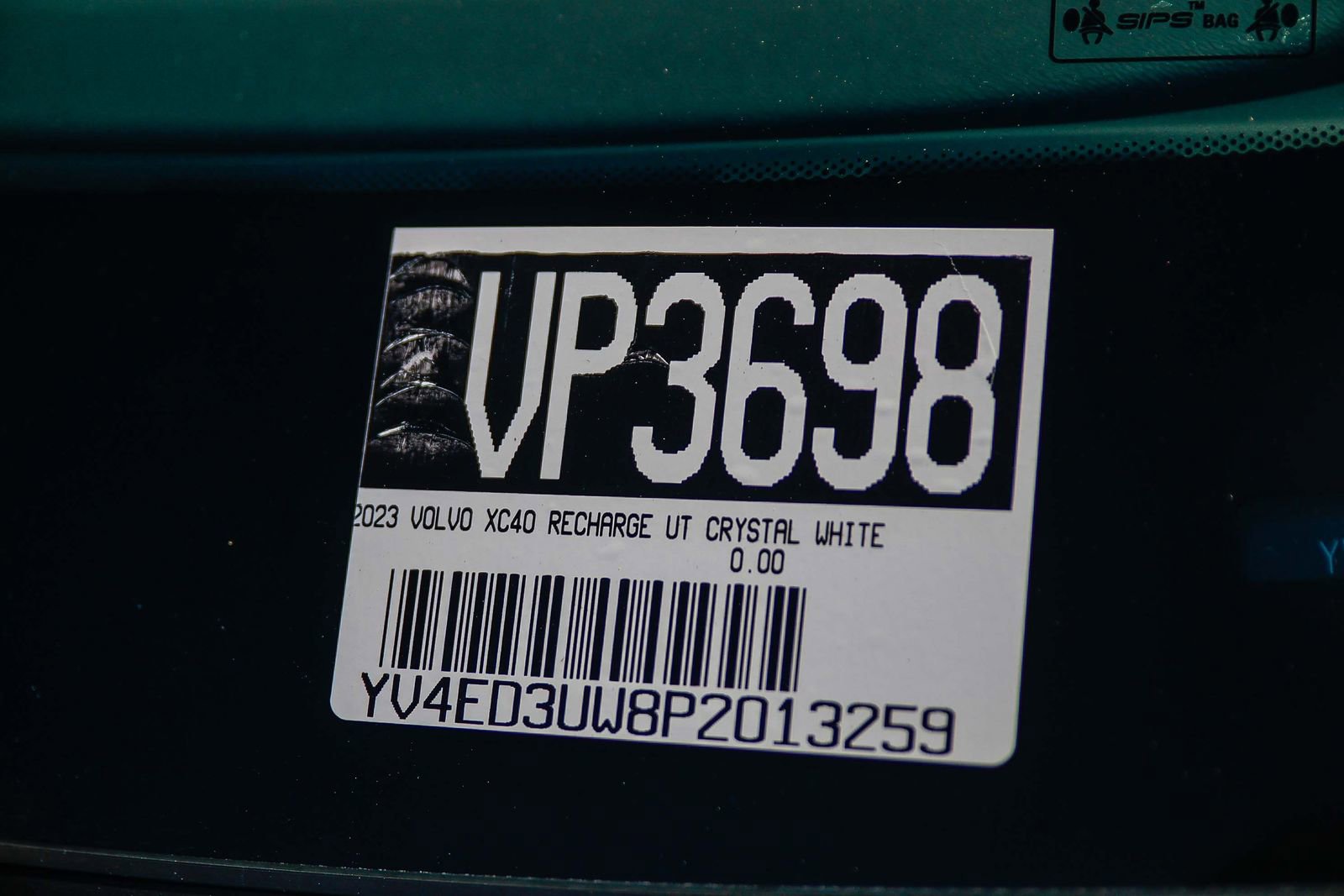 Used 2023 Volvo XC40 Recharge Plus image 32