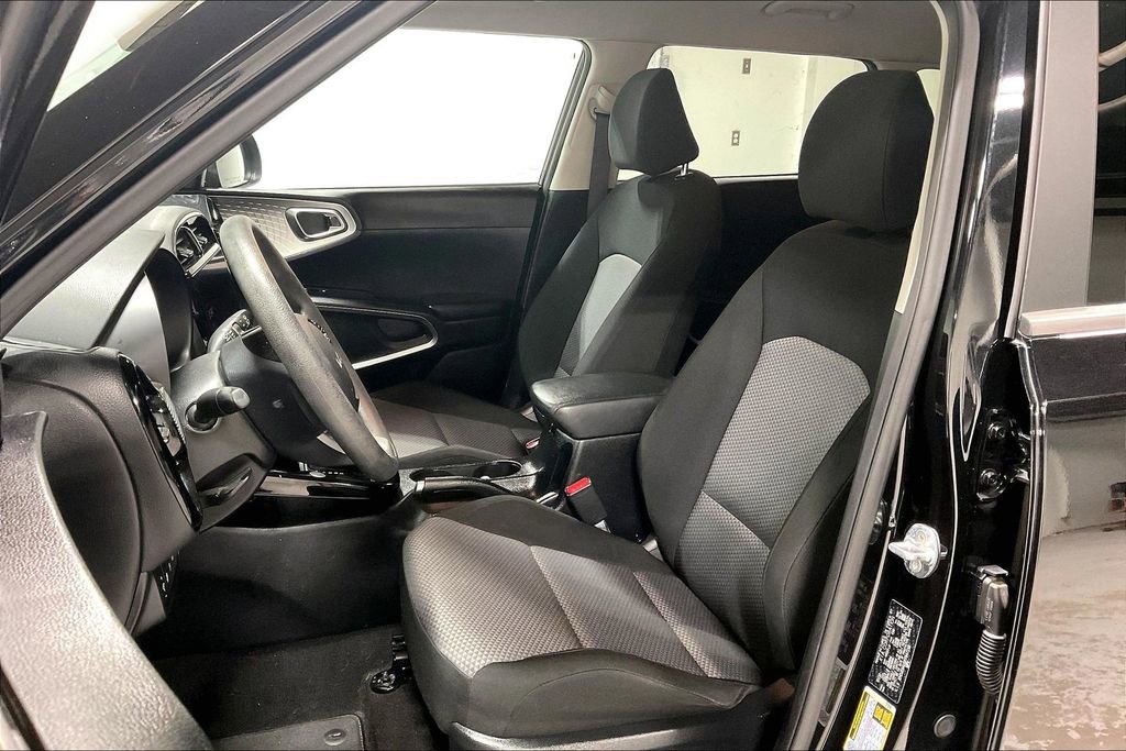 Used 2023 Kia Soul S image 31