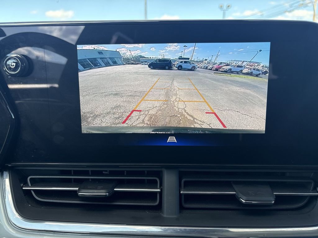 Used 2025 Chevrolet Trax LT w/ LT Convenience Package image 20