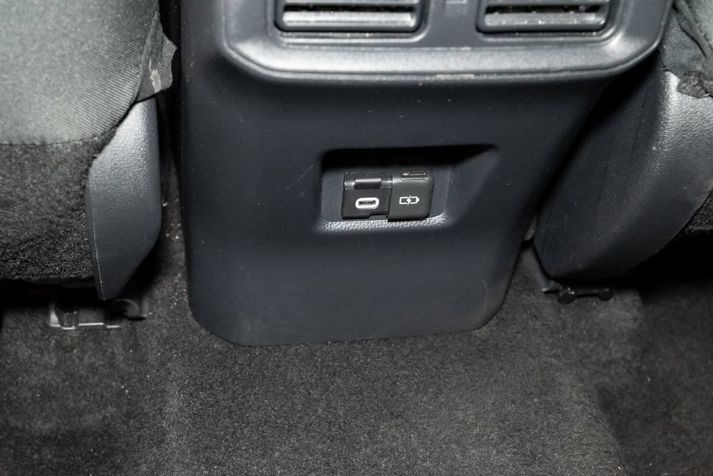 Used 2025 Toyota RAV4 XLE AWD/4WD image 23
