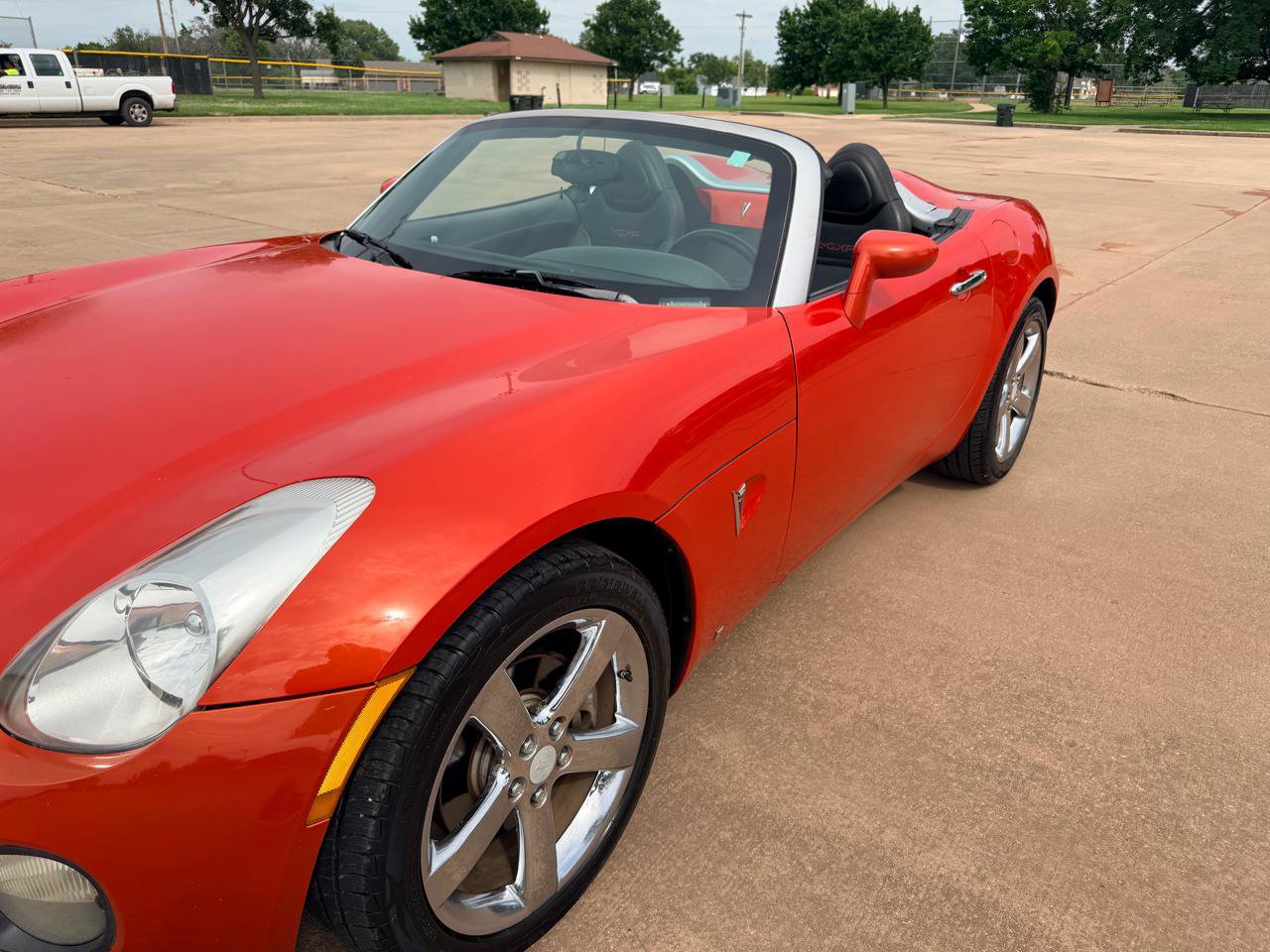 Used 2008 Pontiac Solstice GXP w/ Premium Package RWD image 6