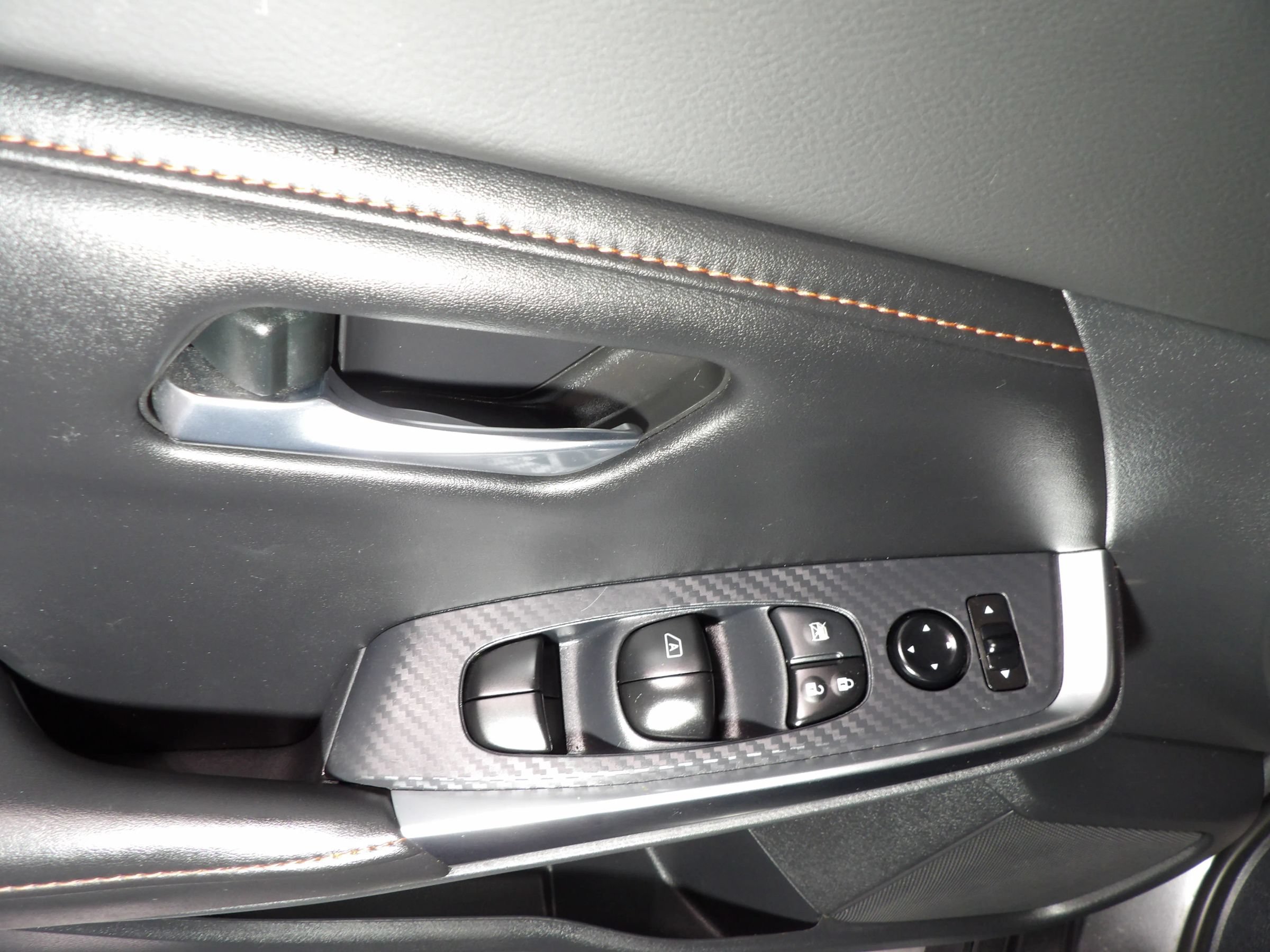 Used 2022 Nissan Sentra SR w/ Electronics Package FWD image 9