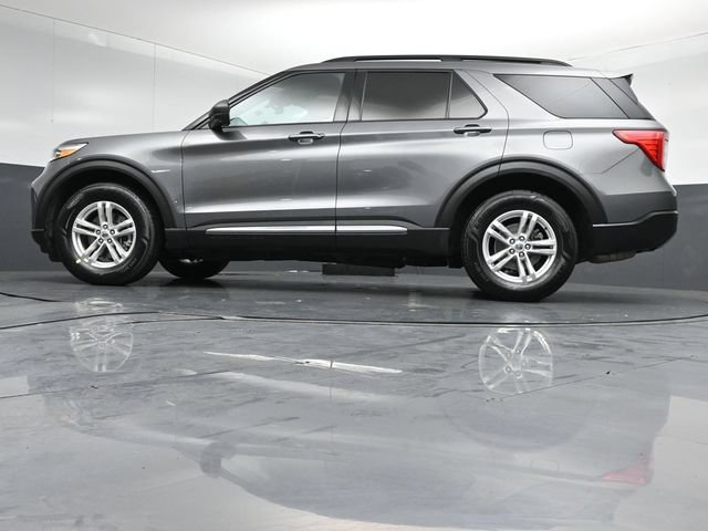 Certified 2021 Ford Explorer XLT w/ Equipment Group 202A AWD/4WD image 40