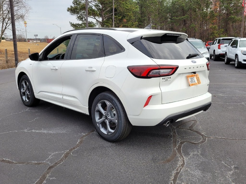 Used 2024 Ford Escape ST-Line w/ Equipment Group 301A FWD image 8