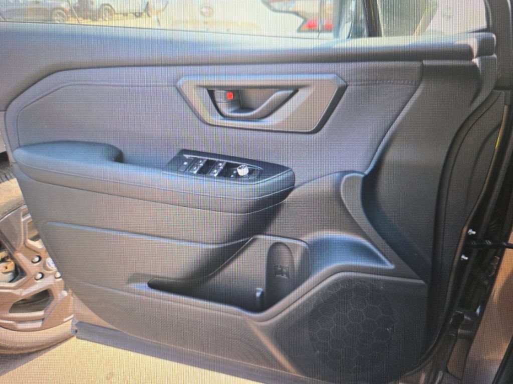 Used 2025 Subaru Forester Premium AWD/4WD image 18