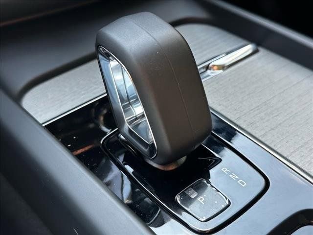 New 2025 Volvo XC60 T8 Plus w/ Climate Package AWD/4WD image 17