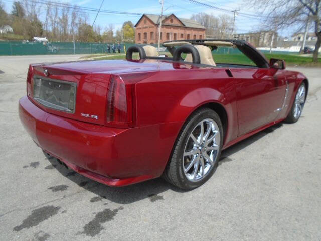 Used 2009 Cadillac XLR V RWD image 7