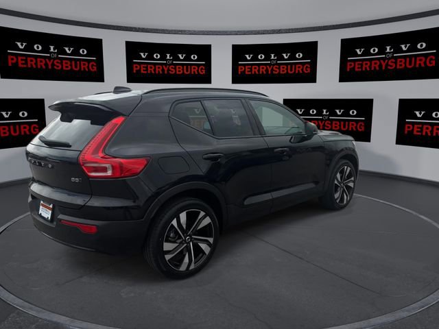 Used 2023 Volvo XC40 B5 Plus w/ Driver Assist Package AWD/4WD image 8