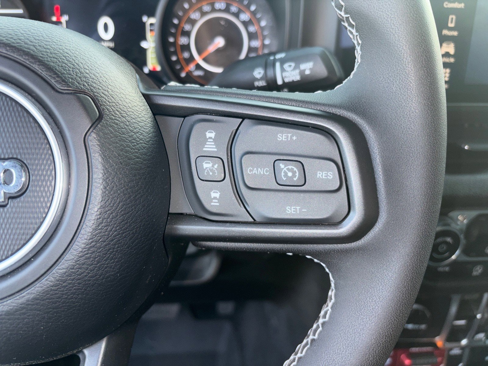 Used 2025 Jeep Gladiator Sport image 19