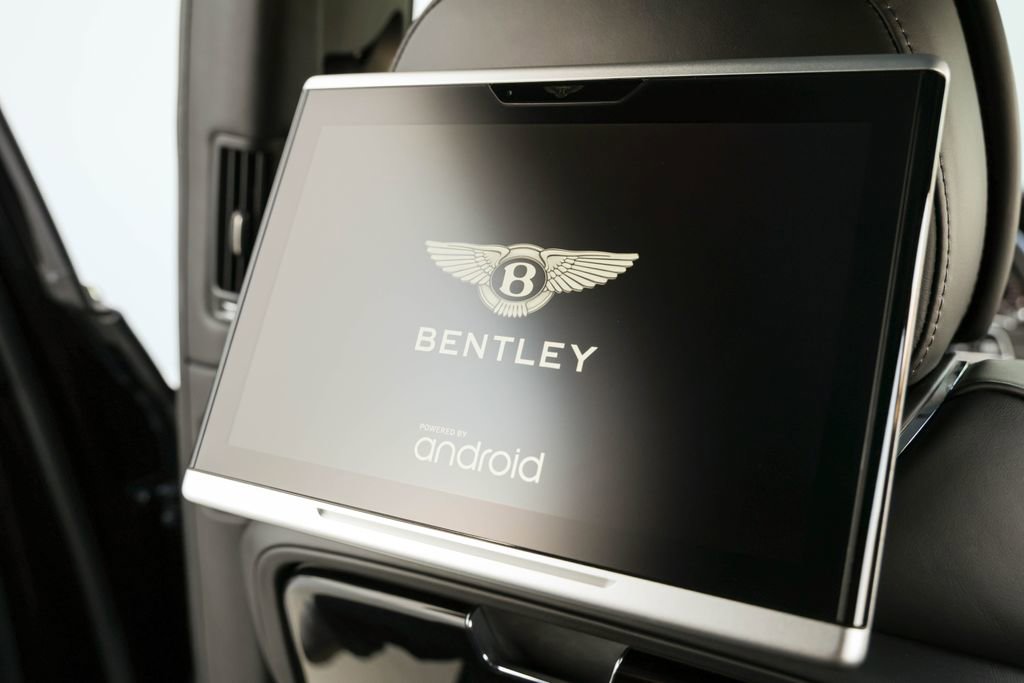 Used 2018 Bentley Bentayga AWD/4WD image 32