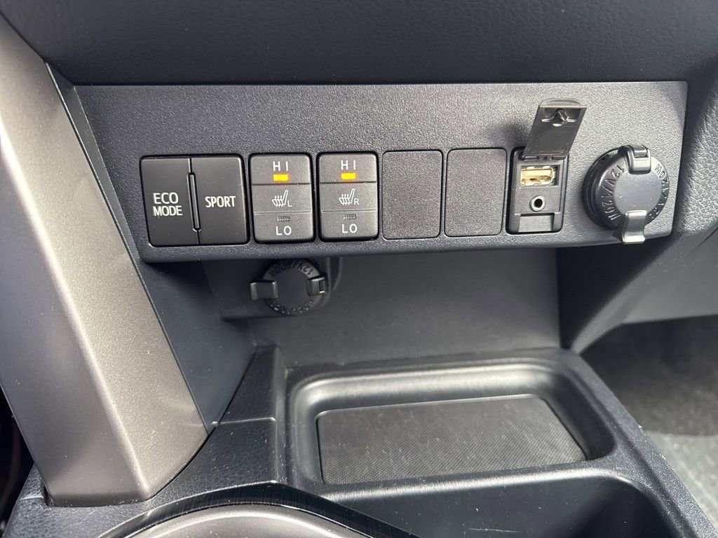 Used 2018 Toyota RAV4 Limited image 28