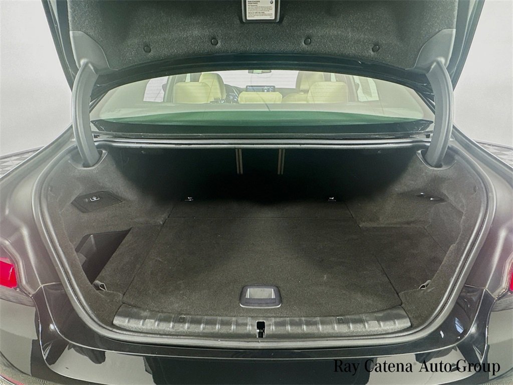 Certified 2023 BMW 530e xDrive w/ Premium Package image 28