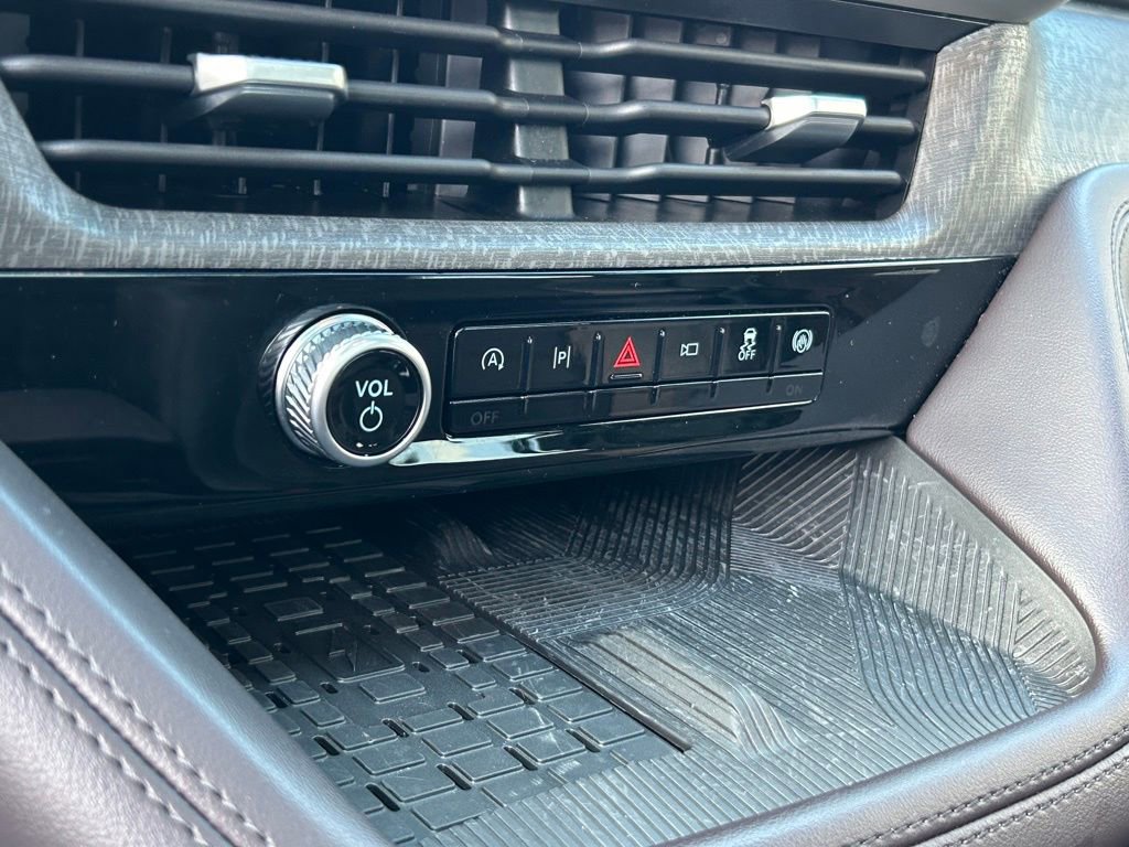 Used 2025 Ford Explorer Platinum w/ Ultimate Package image 39