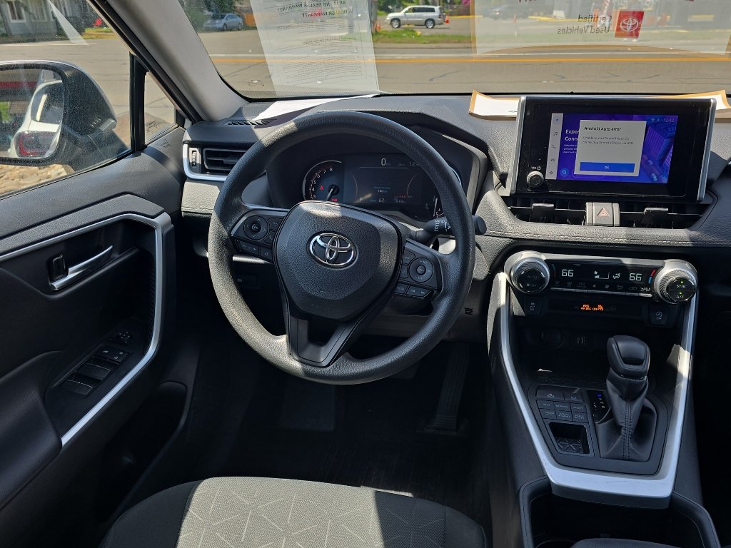 Used 2024 Toyota RAV4 XLE AWD/4WD image 20
