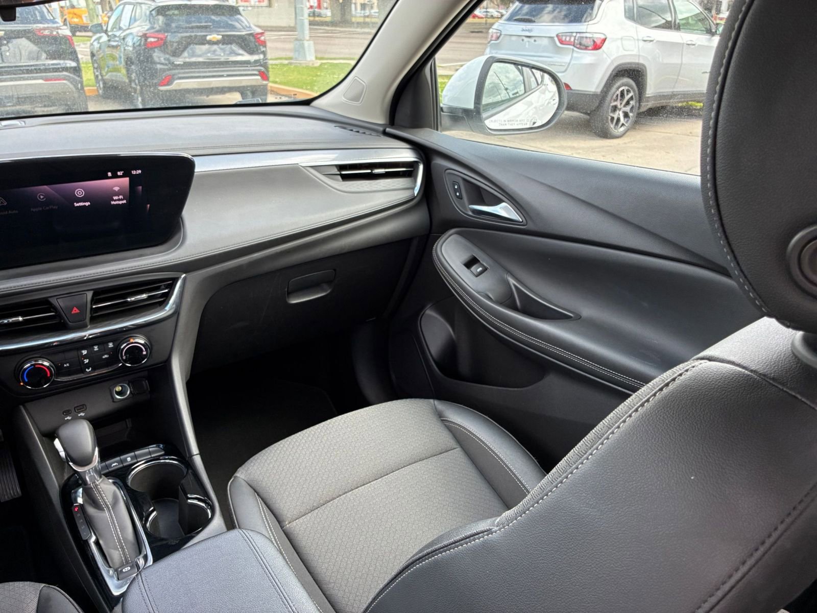 Used 2025 Buick Encore GX Preferred image 28