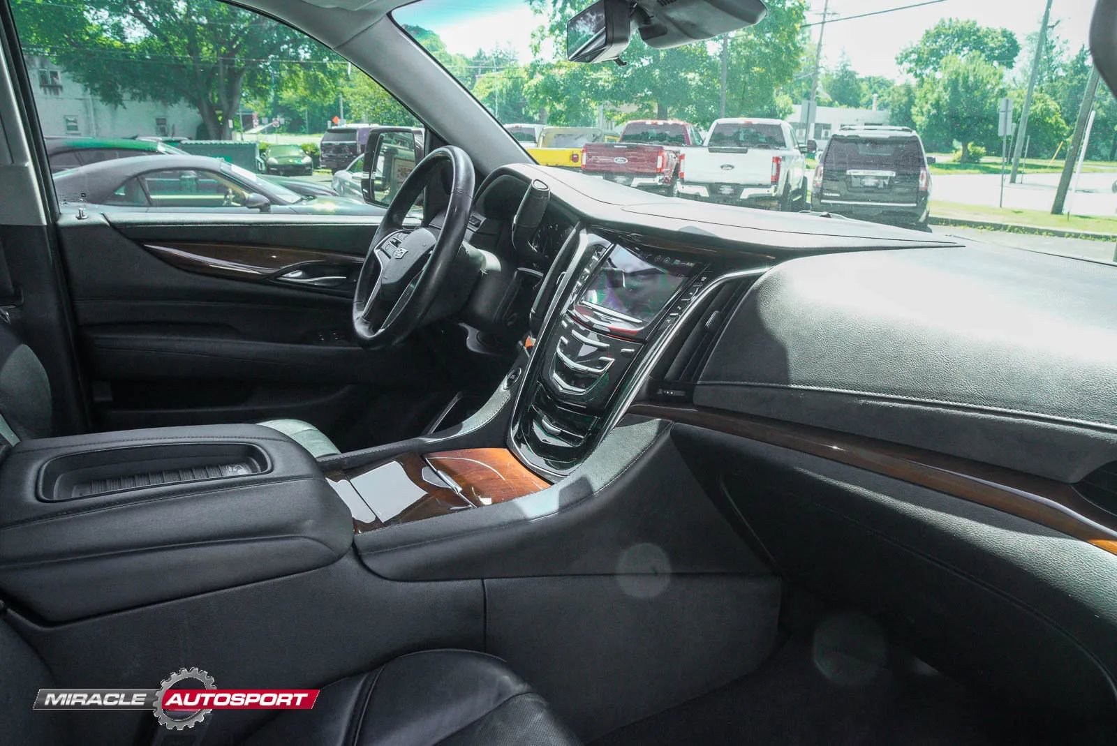 Used 2018 Cadillac Escalade ESV Premium Luxury AWD/4WD image 36