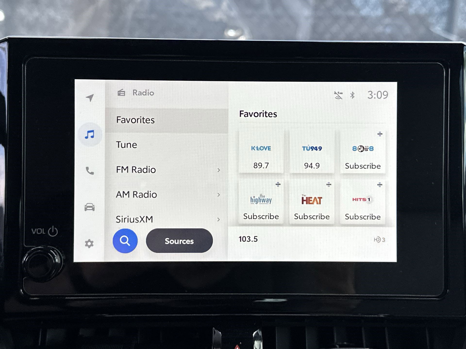Used 2024 Toyota Corolla Cross L image 12