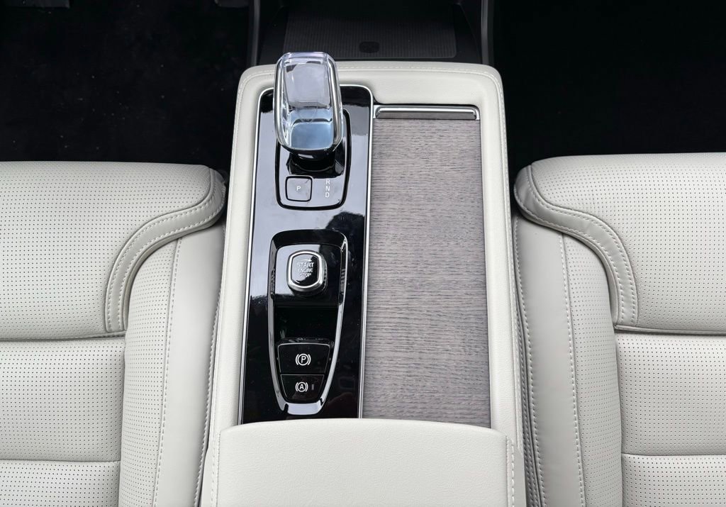 New 2026 Volvo XC90 B6 Ultra w/ Protection Package AWD/4WD image 13