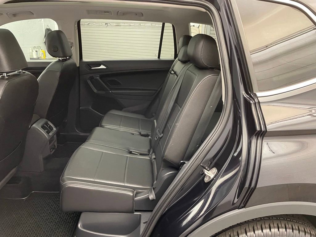Used 2020 Volkswagen Tiguan SEL AWD/4WD image 24
