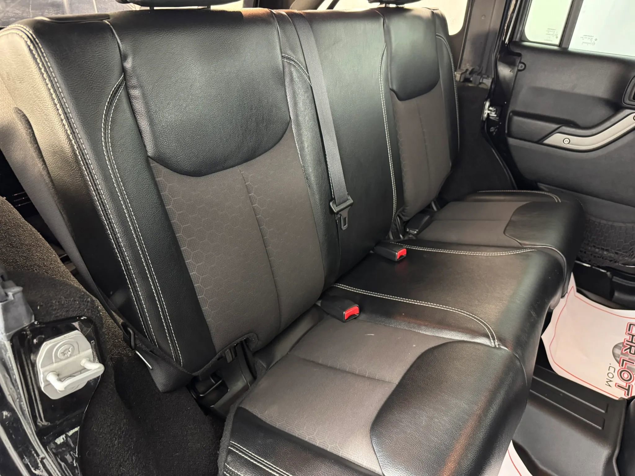 Used 2018 Jeep Wrangler Unlimited Sport AWD/4WD image 32