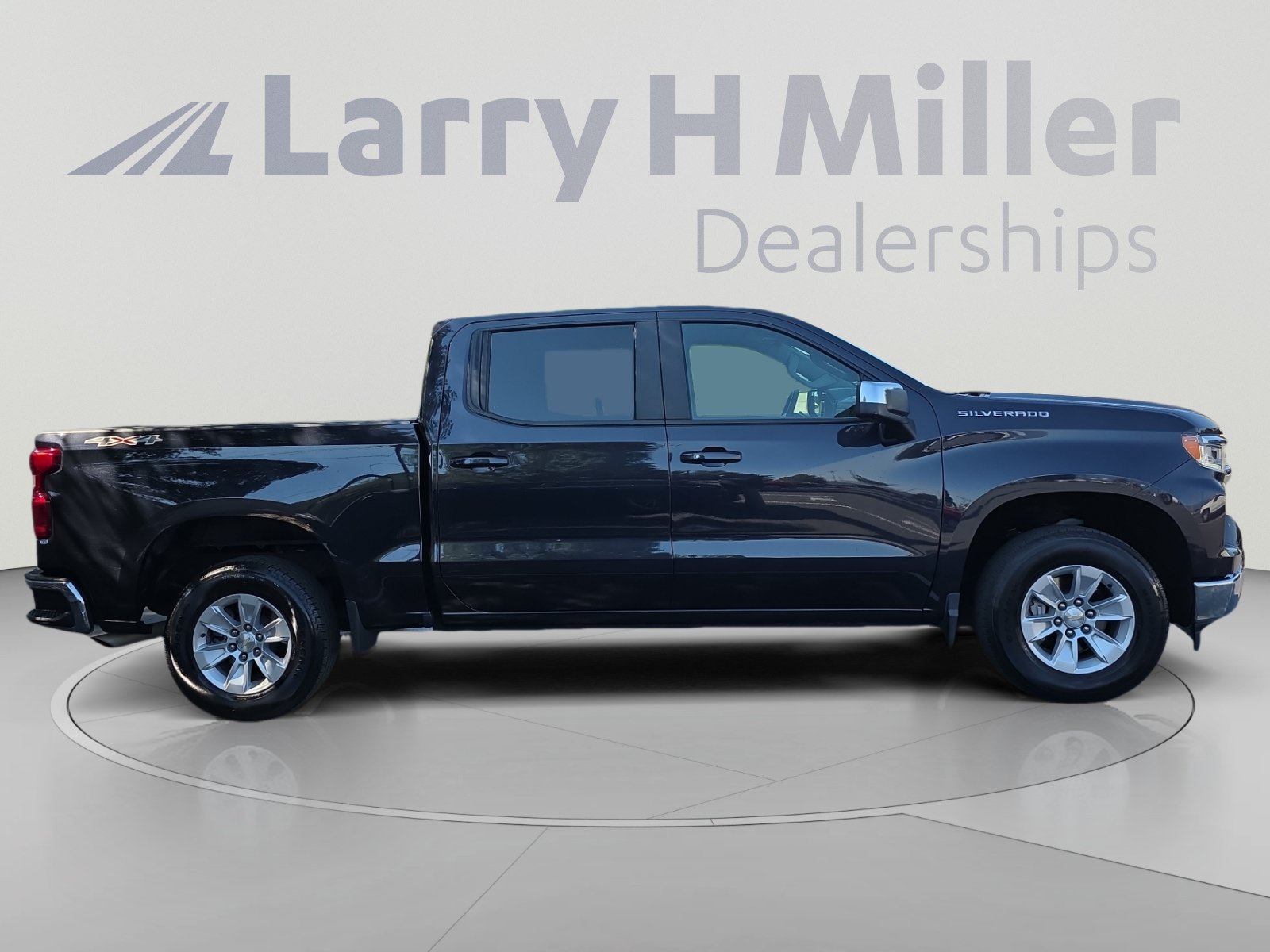 Used 2023 Chevrolet Silverado 1500 LT AWD/4WD image 6