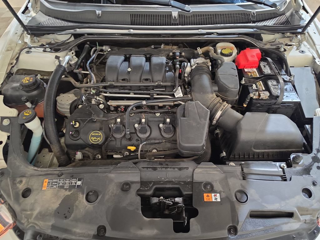 Used 2018 Ford Taurus Limited AWD/4WD image 18