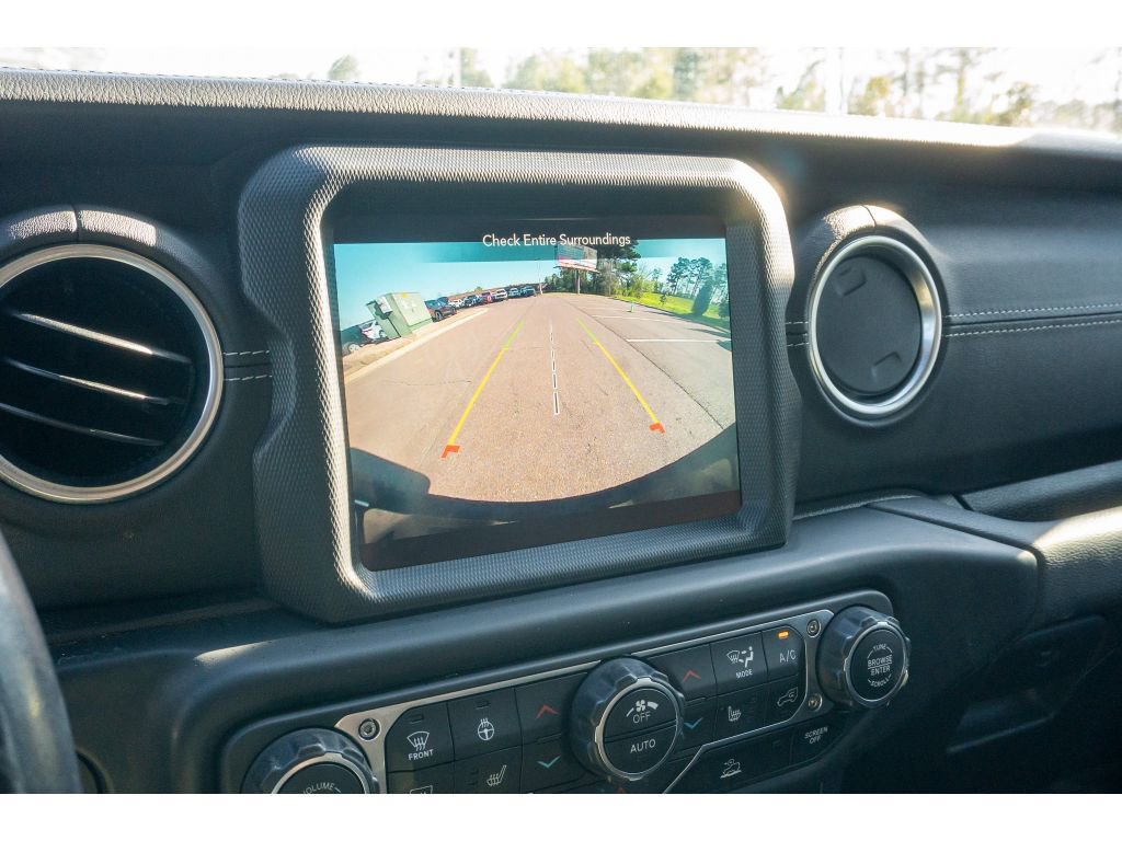 Used 2023 Jeep Wrangler Sahara w/ Cold Weather Group image 22