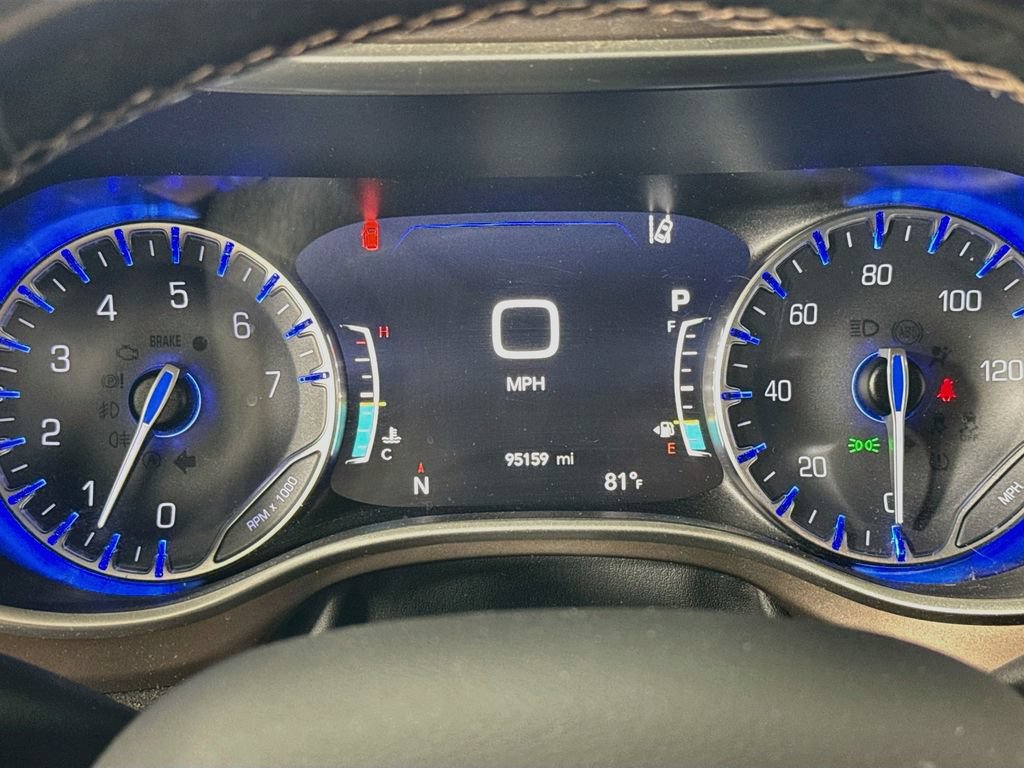 Used 2019 Chrysler Pacifica Touring Plus w/ Advanced Safetytec Group FWD image 12