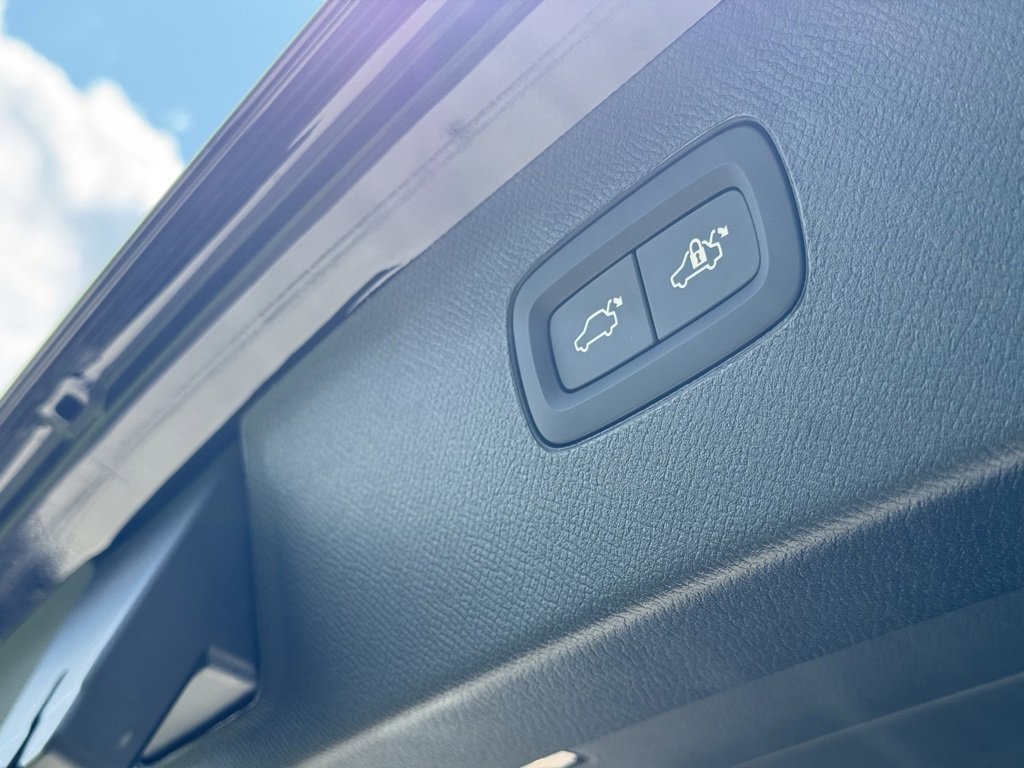 New 2026 Volvo XC90 T8 Plus image 33