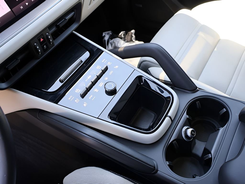 Certified 2024 Porsche Cayenne S AWD/4WD image 27
