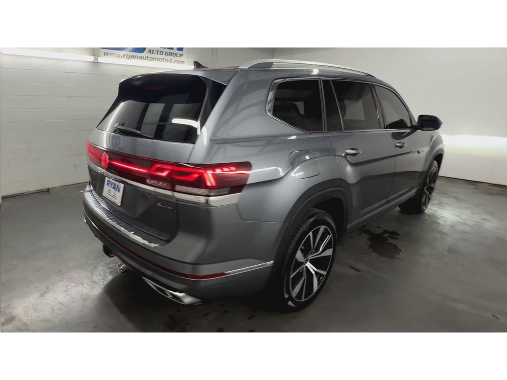 Used 2024 Volkswagen Atlas SEL Premium R-Line AWD/4WD image 8