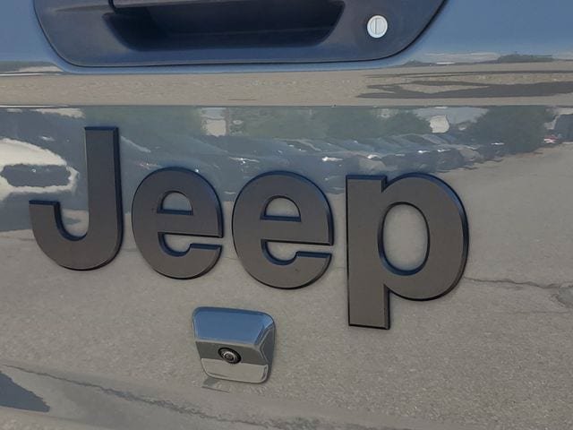 Used 2021 Jeep Gladiator Sport AWD/4WD image 8