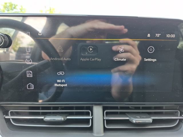Used 2026 Chevrolet Trax LT w/ Sunroof Package FWD image 21