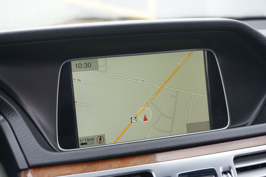 Used 2014 Mercedes-Benz E 350 Sedan image 19