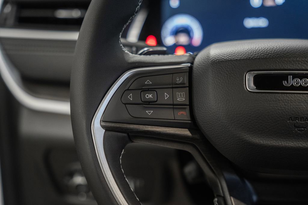 New 2025 Jeep Grand Cherokee L Limited w/ Luxury Tech Group II image 29