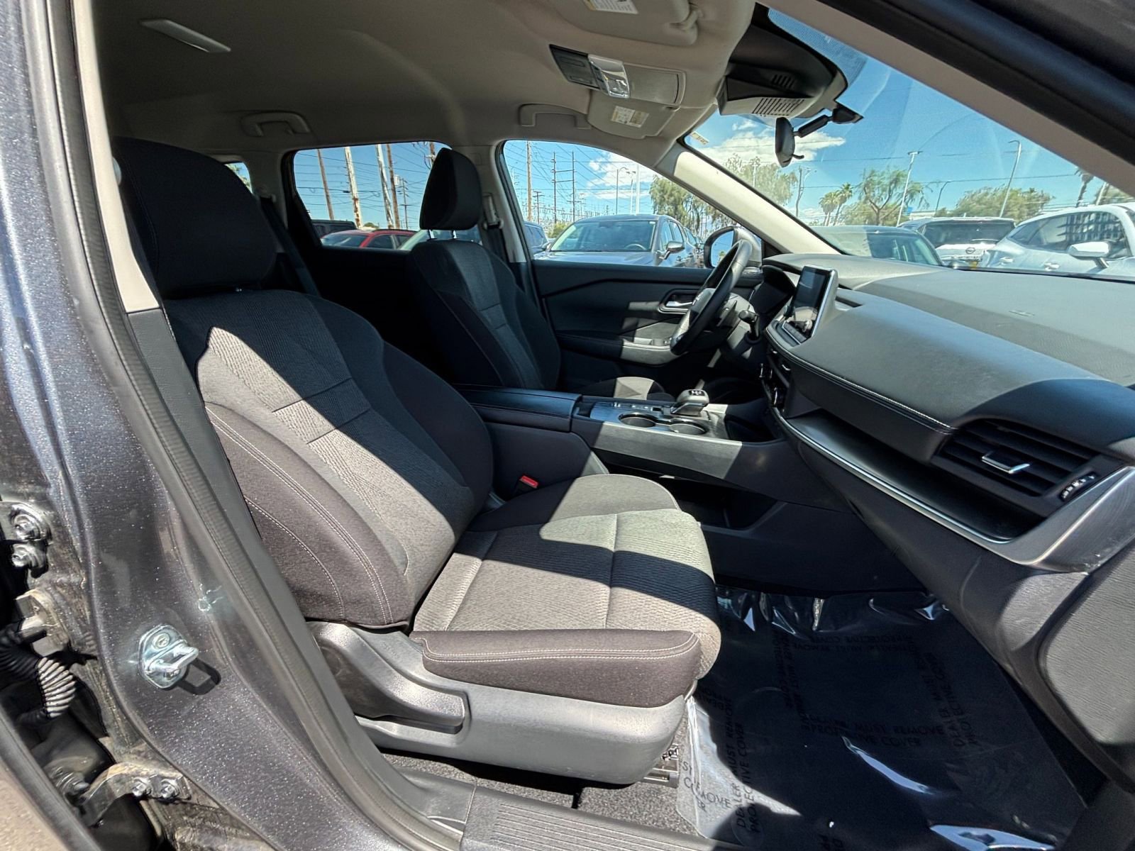 Used 2025 Nissan Rogue SV FWD image 38