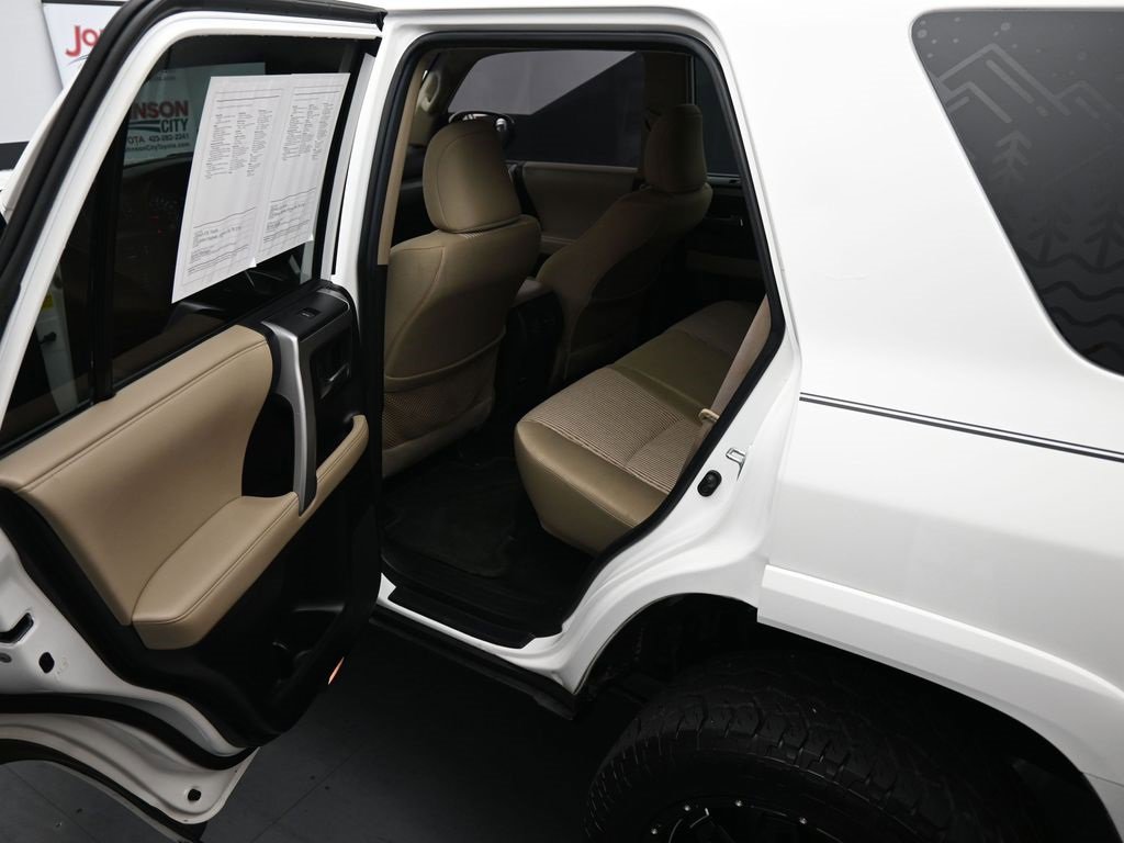 Used 2016 Toyota 4Runner SR5 image 17