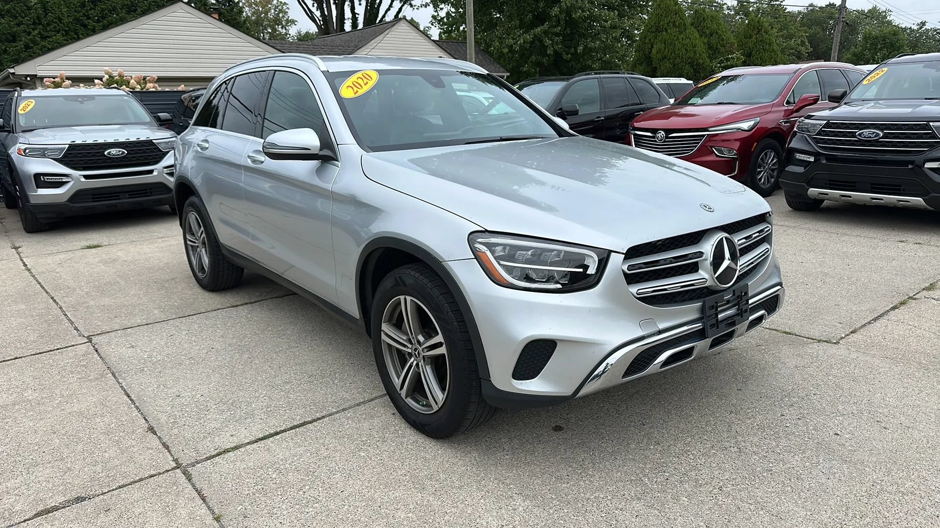 Used 2020 Mercedes-Benz GLC 300 4MATIC image 3