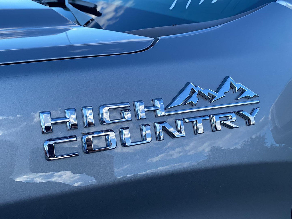 Used 2025 Chevrolet Silverado 1500 High Country AWD/4WD image 36
