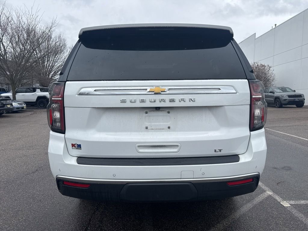 Used 2023 Chevrolet Suburban LT w/ Luxury Package image 8