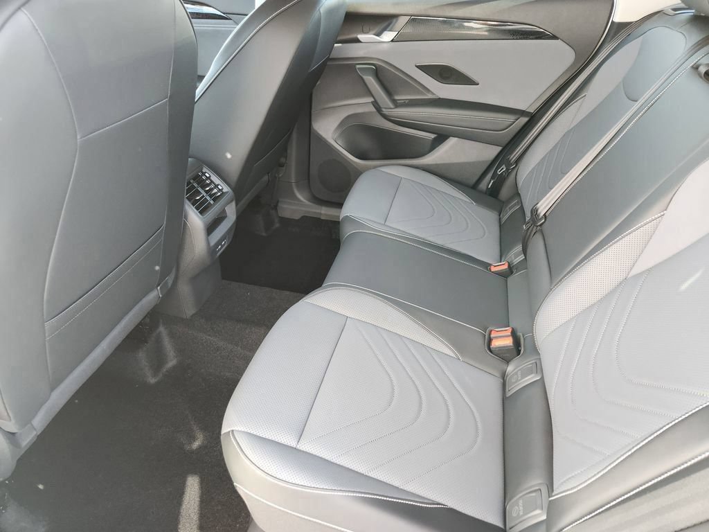 New 2026 Volkswagen Tiguan SE AWD/4WD image 18