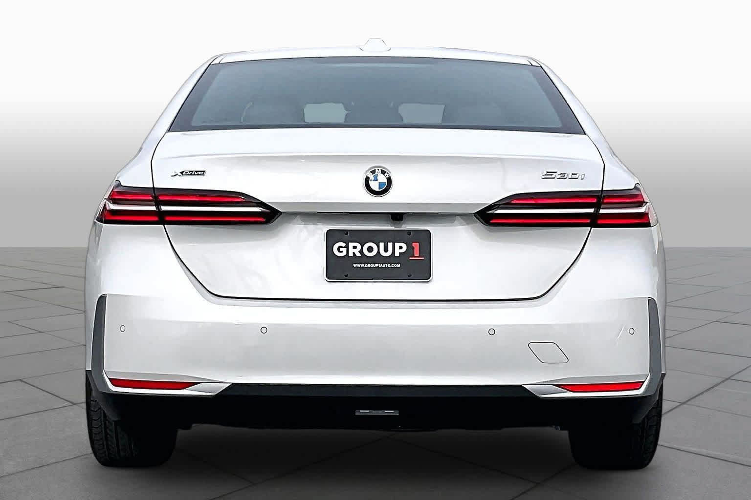 Used 2025 BMW 530i xDrive AWD/4WD image 4