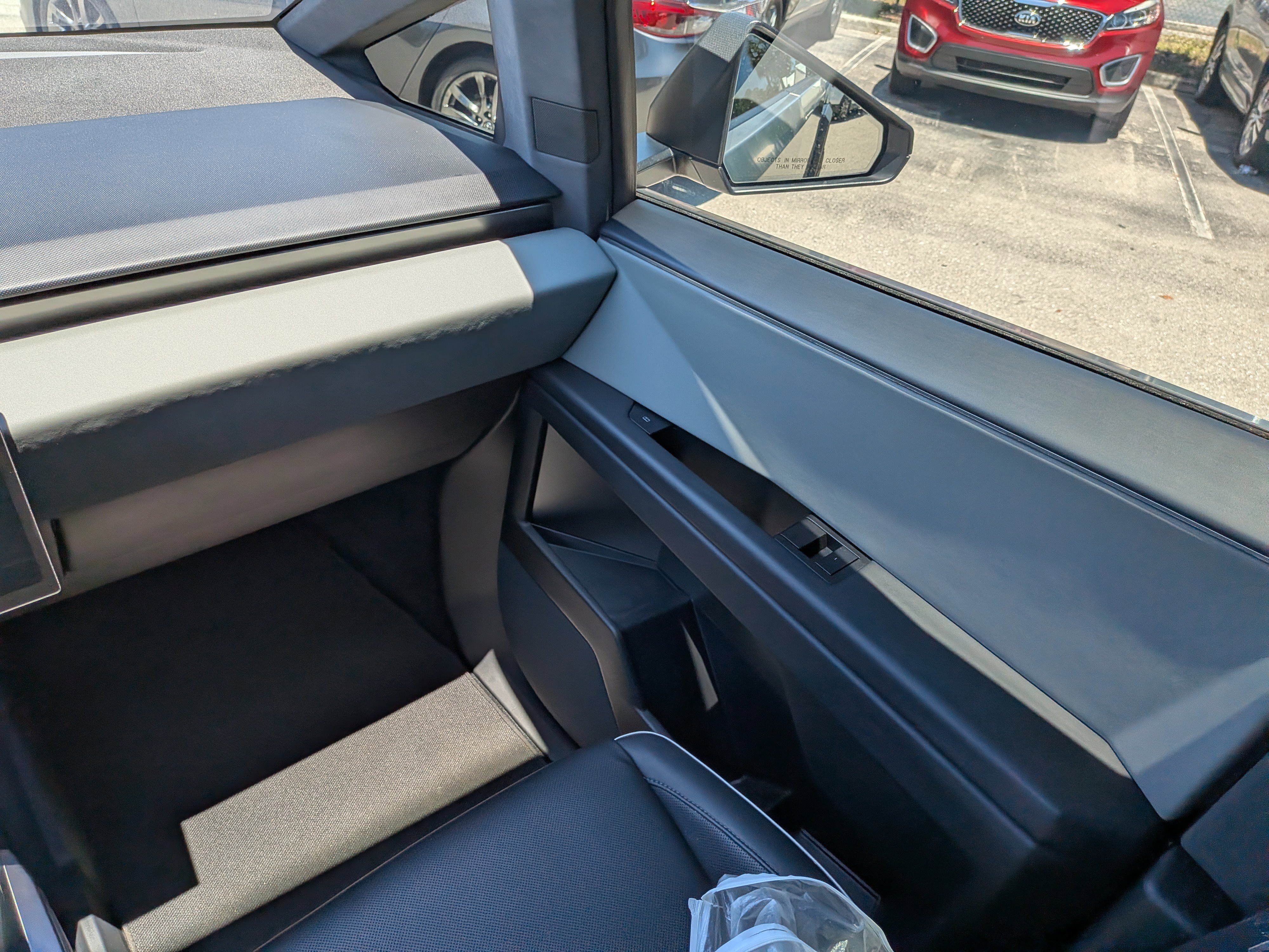 Used 2025 Tesla Cybertruck AWD Crew Cab image 18