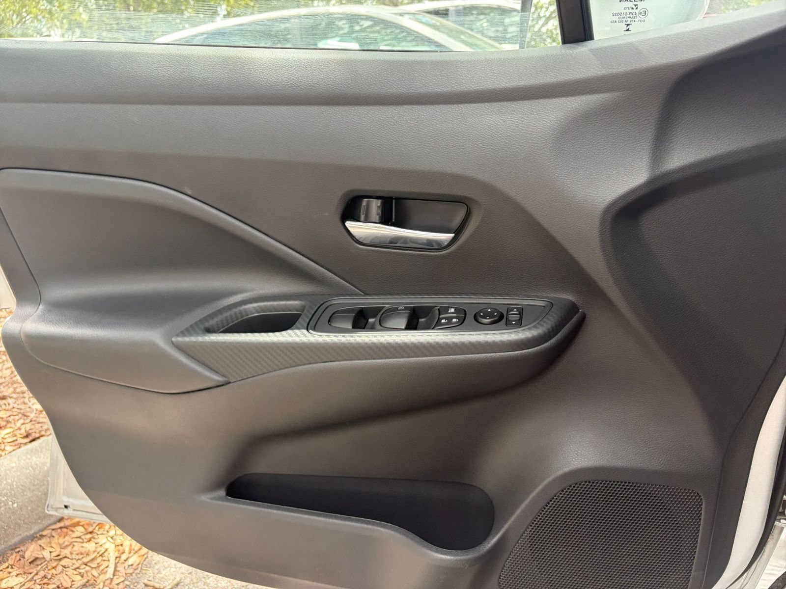 Used 2025 Nissan Versa SV FWD image 18