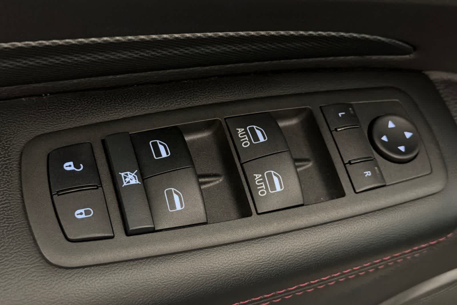 Used 2021 Dodge Durango R/T w/ Technology Group AWD/4WD image 13